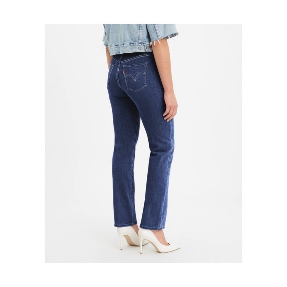 Levi's® Women's Mid-Rise Classic Straight
Jeans - Lapis Dark Horse